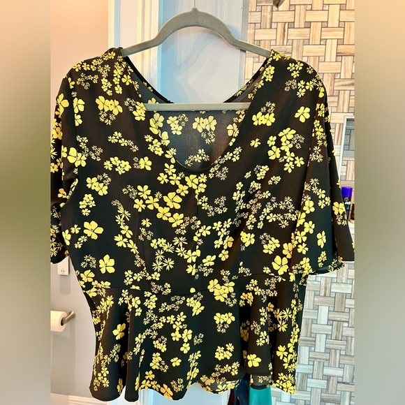 Who What Wear black and yellow floral blouse - Picture 2 of 4